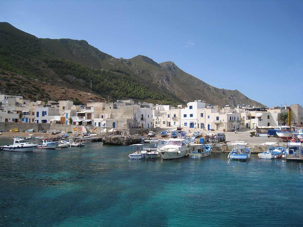 Tragedia a Marettimo, turista muore durante una nuotata: inutili i soccorsi