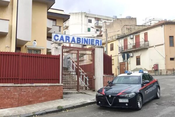 Sorelline scomparse a San Cataldo, tutti e sei i figli trasferiti in comunità. Il padre: “È stata una marachella”