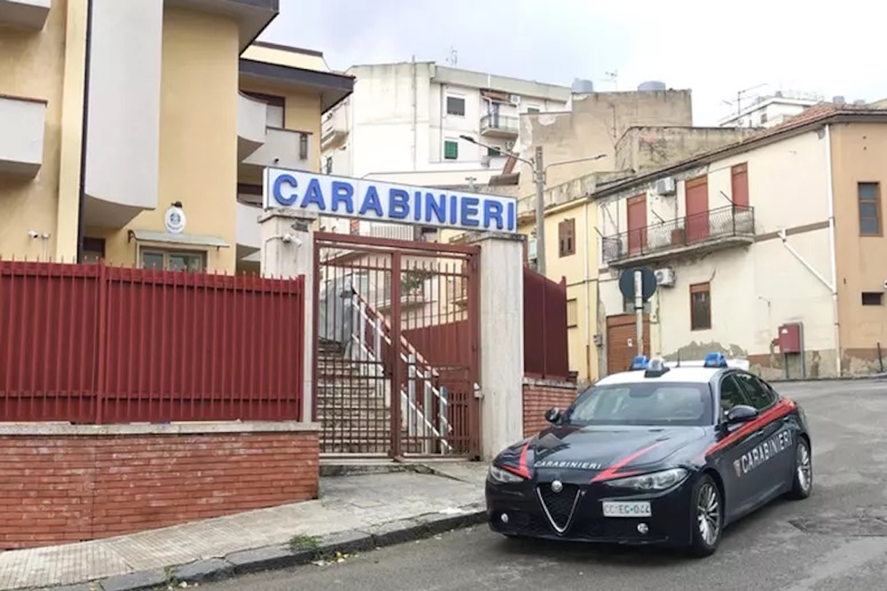 Sorelline scomparse a San Cataldo, tutti e sei i figli trasferiti in comunità. Il padre: “È stata una marachella”