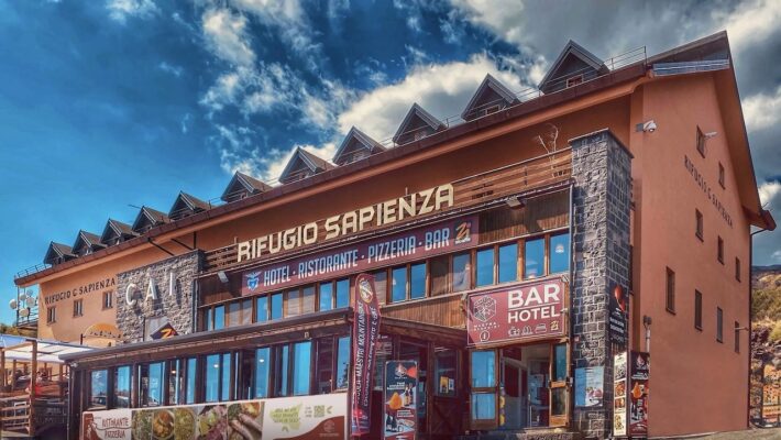 Rifugio Sapienza, quattro persone intossicate: sospetto monossido di carbonio, evacuati 33 ospiti