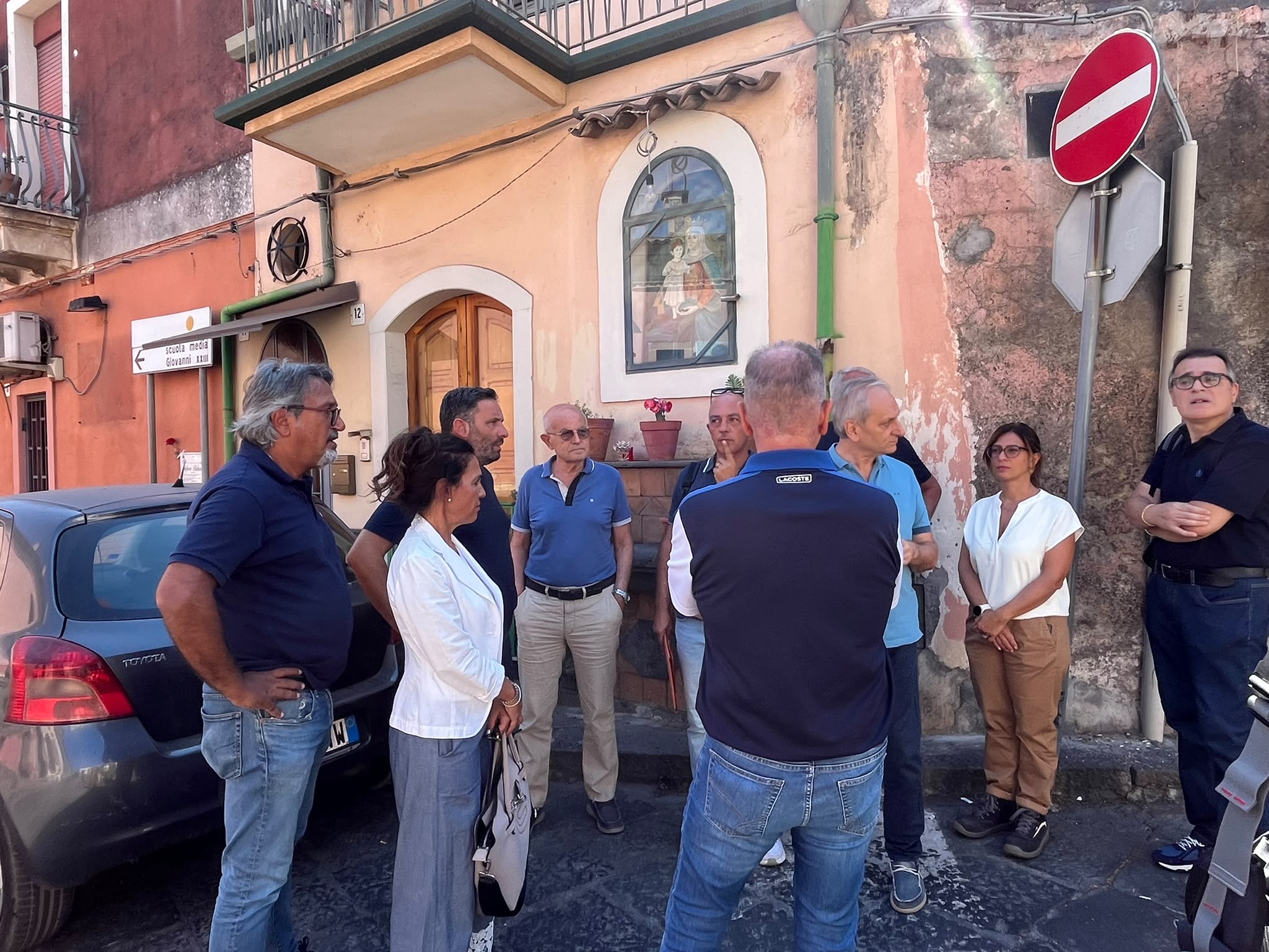 Acireale, immobile danneggiato dal sisma ancora in piedi dal 2019: “Va demolito, rappresenta un pericolo”
