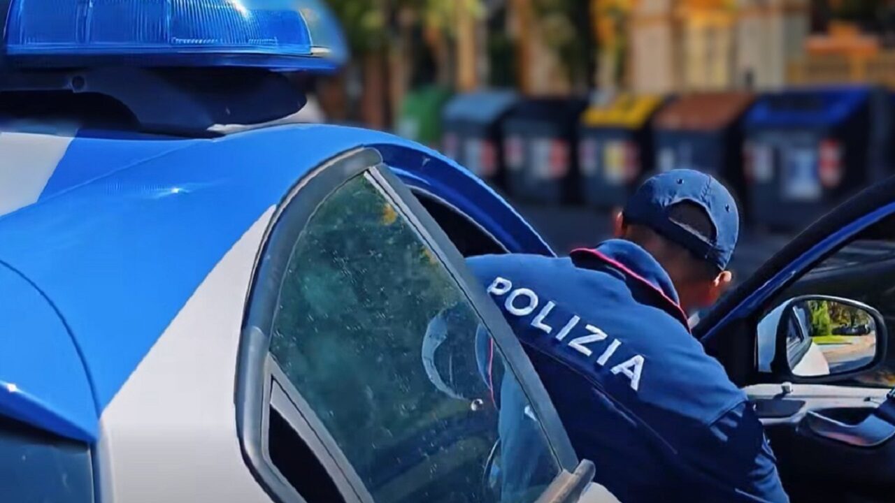 Spaccio a Gela: 40enne fugge dagli agenti ma viene bloccato con 30 grammi di hashish