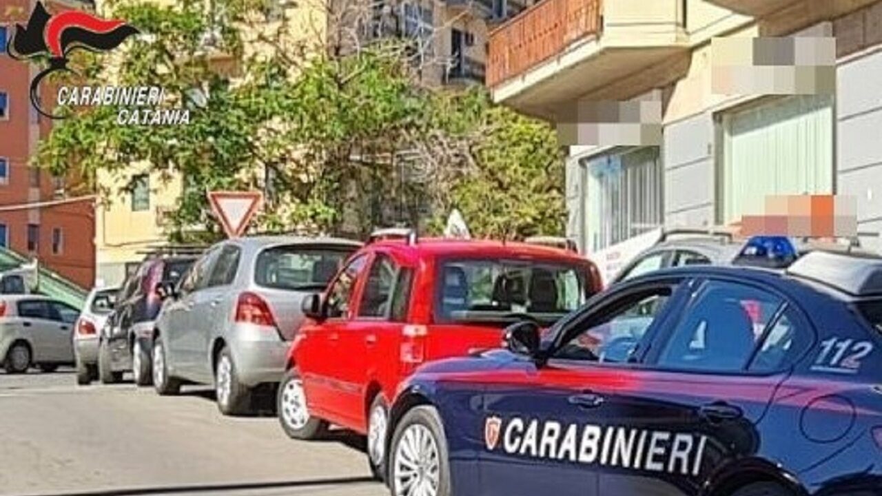 Amanti separati da un divieto di avvicinamento scelgono di rivedersi a Catania: deferiti entrambi
