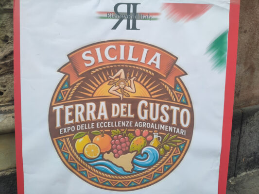Catania, gli studenti del Fermi-Eredia protagonisti di “Sicilia Terra del Gusto”: accoglienza e professionalità al servizio dell’evento