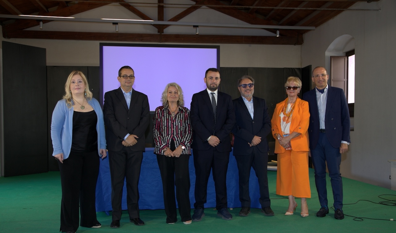 Pirandello, “L’Esclusa” debutta a Catania e apre la tournée nazionale con Caprioglio, Masciarelli e Guglielmino