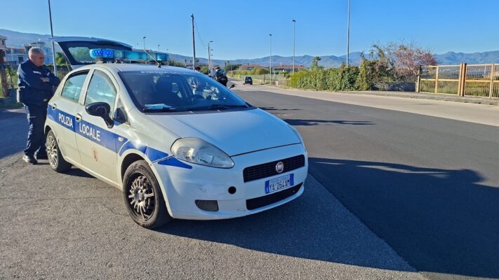 Riposto, 24enne in difficoltà in mare, salvata dalla polizia locale dopo un delicato dialogo