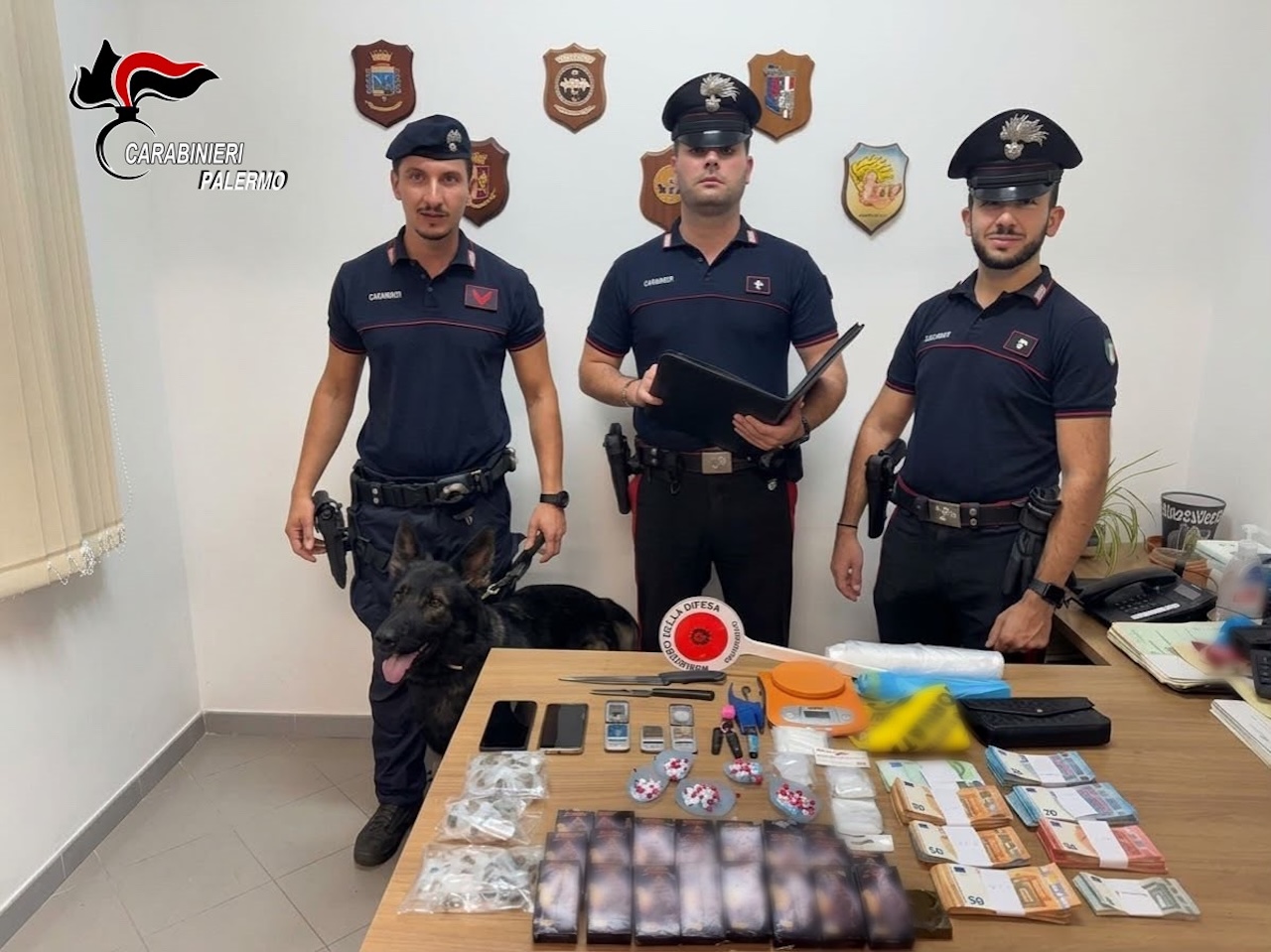 Droga nel congelatore e nell’armadio: arrestato a Palermo