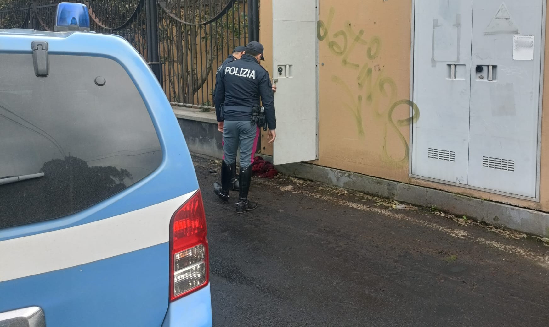 Catania, evade dai domiciliari e ruba cavi di rame da una cabina elettrica: arrestato 39enne