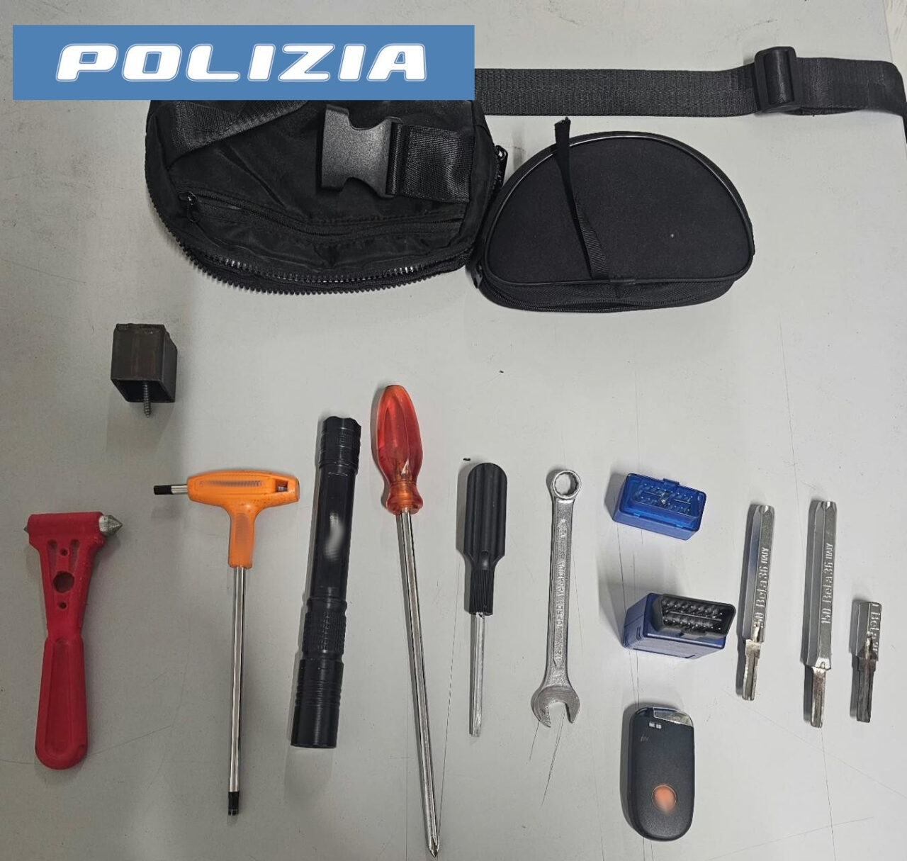 Catania, fermati con attrezzi da scasso e dispositivi per bypassare le centraline delle auto: segnalati 3 uomini