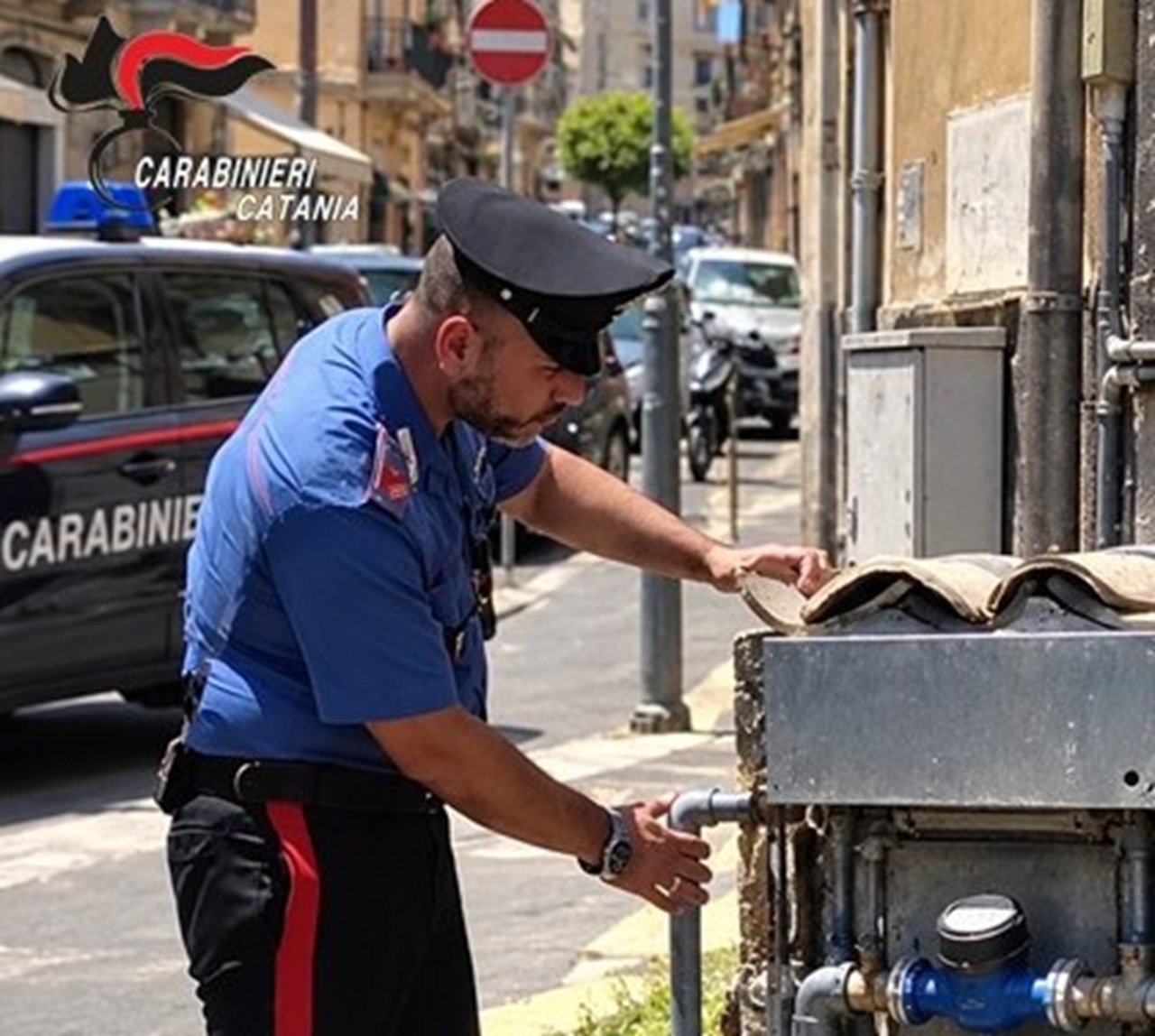 Acqua gratis con l’allaccio abusivo in casa: 30enne denunciato durante i controlli a Picanello