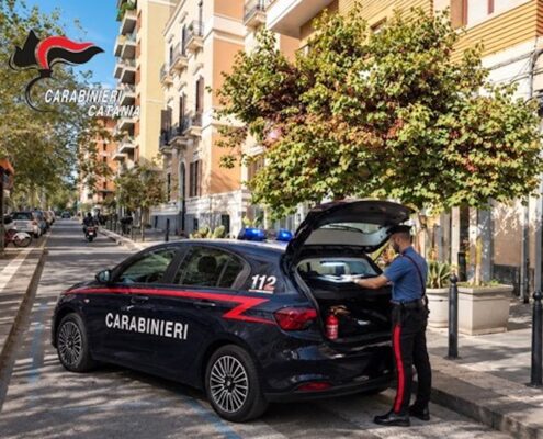 Sorpreso a sfrecciare per corso Italia. Le minacce ai carabinieri e la denuncia