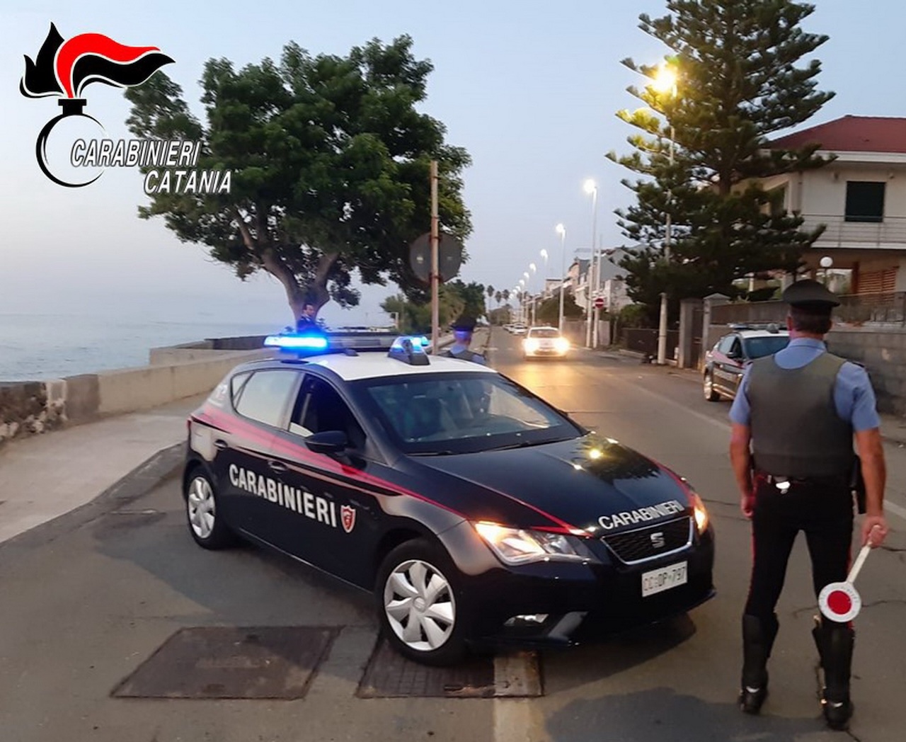 Barcollante e col volto tumefatto: fermato 24enne ubriaco sul lungomare