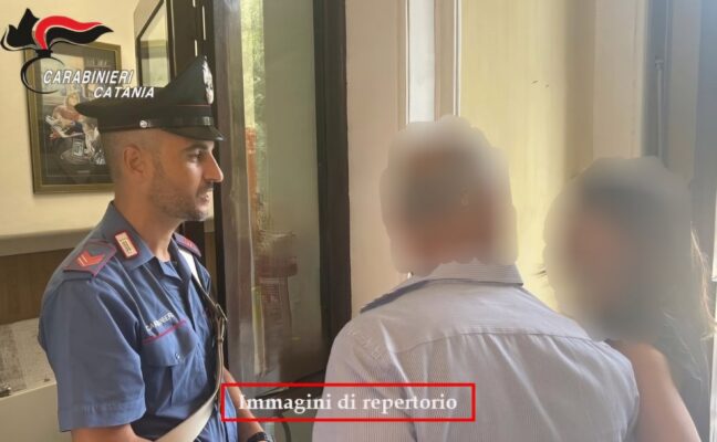 “Portatemi a comprare la droga”: calci e pugni ai genitori, 40enne arrestato a Vizzini