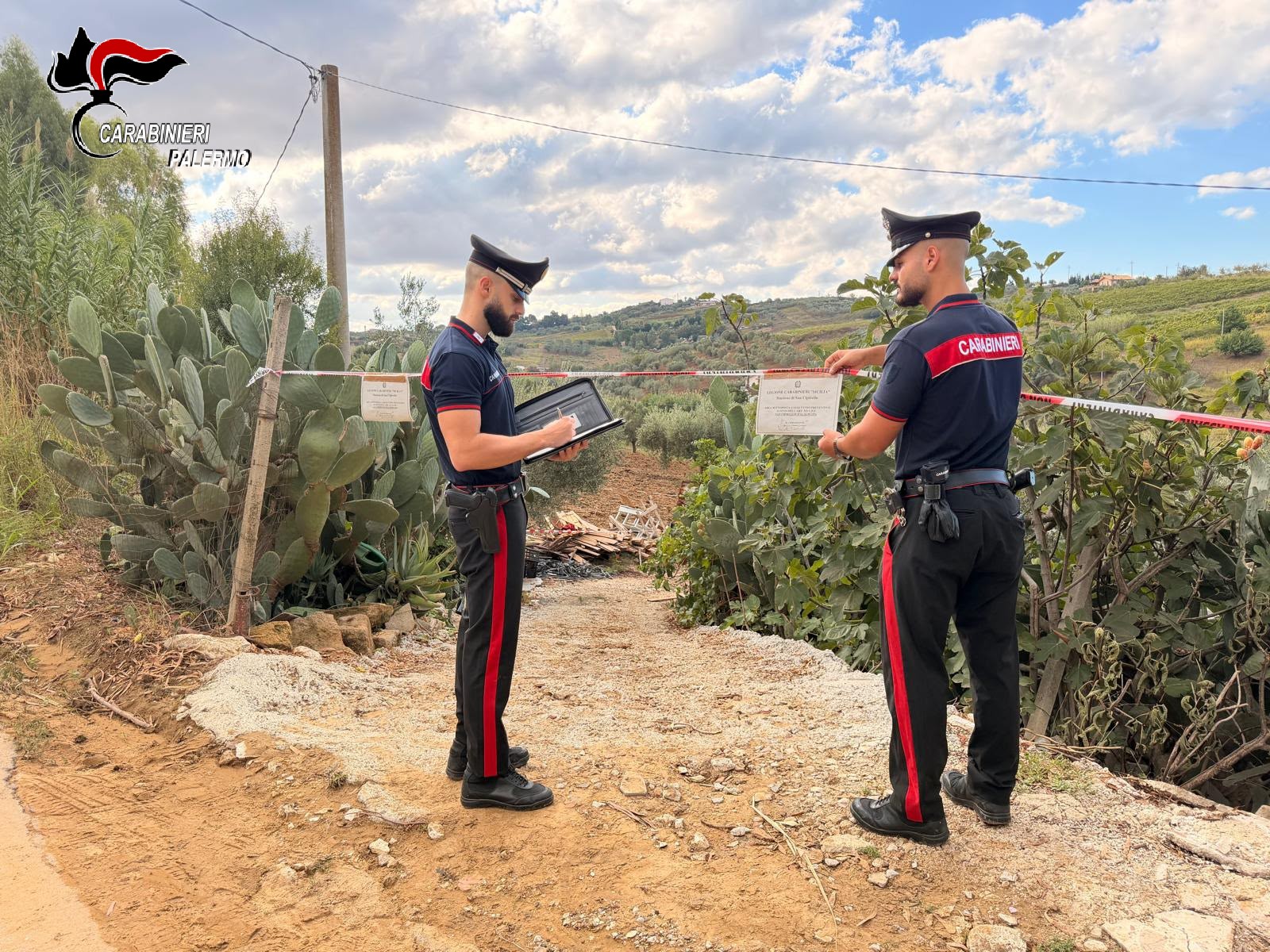 Bruciavano rifiuti illecitamente: due arresti nel Palermitano