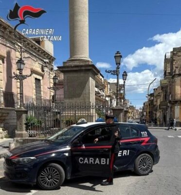 Evade dai domiciliari e viene trovato vicino a un campo di calcio