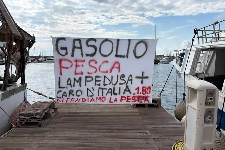 Caro gasolio, pescatori di Lampedusa ancora fermi: domani il tavolo decisivo a Palermo
