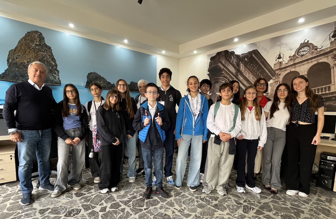 Catania, gli studenti dell’Istituto Cavour alla scoperta dell’informazione digitale: visita alla redazione di NewSicilia