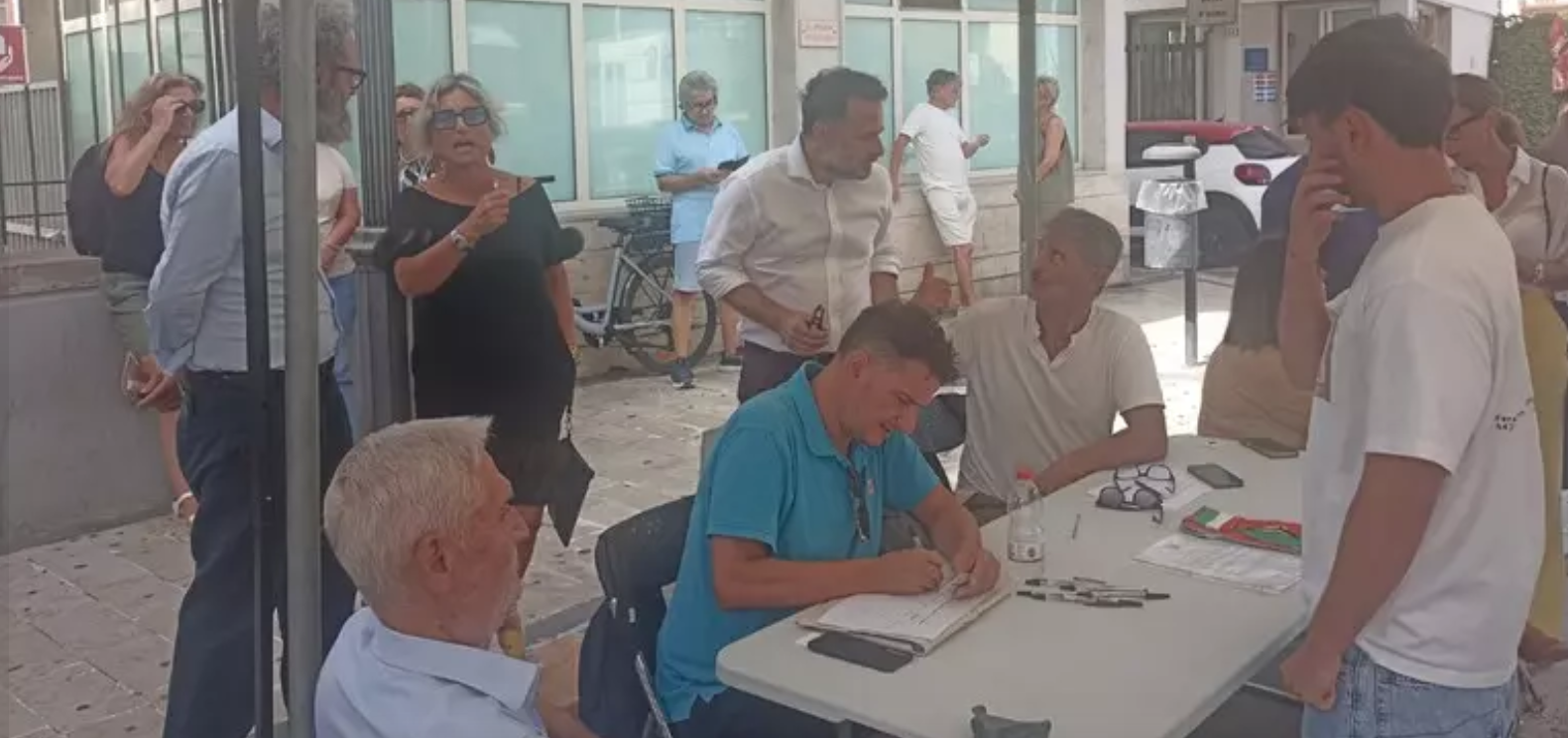 Gela, rimosso il presidio davanti all’ospedale: oltre 13mila firme per il potenziamento della sanità