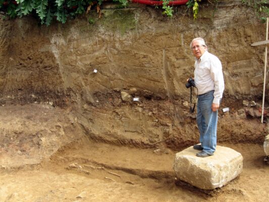 Cefalù, all’Osterio Magno la mostra dedicata ad Amedeo Tullio: esposti reperti archeologici inediti