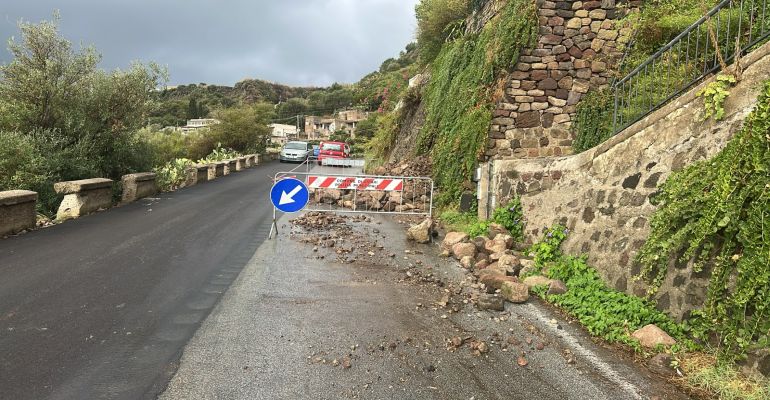Nubifragio a Lipari, strade e infrastrutture danneggiate: scattano i sopralluoghi, tre priorità d’intervento