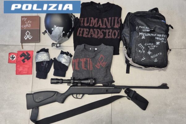 Catania, 14enne inneggia a stragi e atti di terrorismo sui social. Trovati simboli nazisti e un giubbotto antiproiettile – VIDEO
