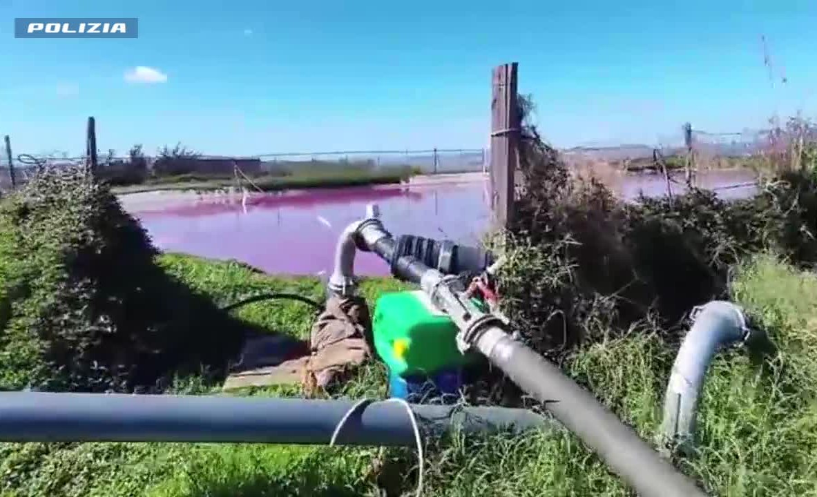 Niscemi, scarichi di acque maleodoranti in un’area ad alto rischio idrogeologico: sequestrata azienda agricola