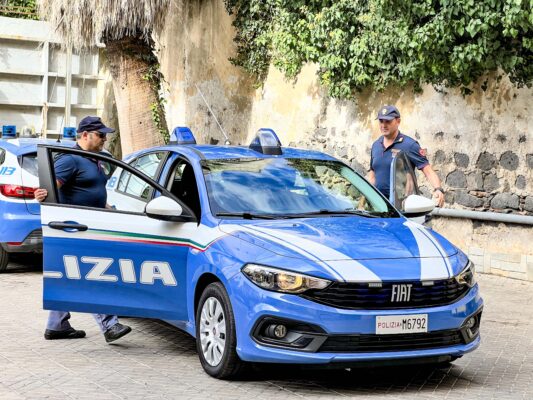 Sottoposto all’obbligo di soggiorno a Giarre, trovato in un chiosco a Riposto: denunciato 31enne