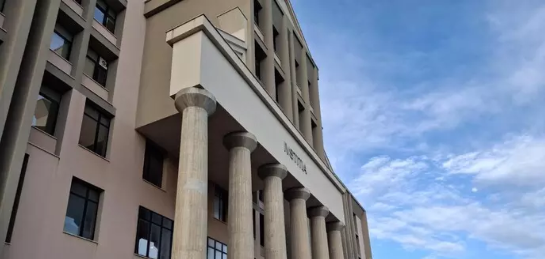 Promettevano posti di lavoro per base militare inesistente, chieste tre condanne