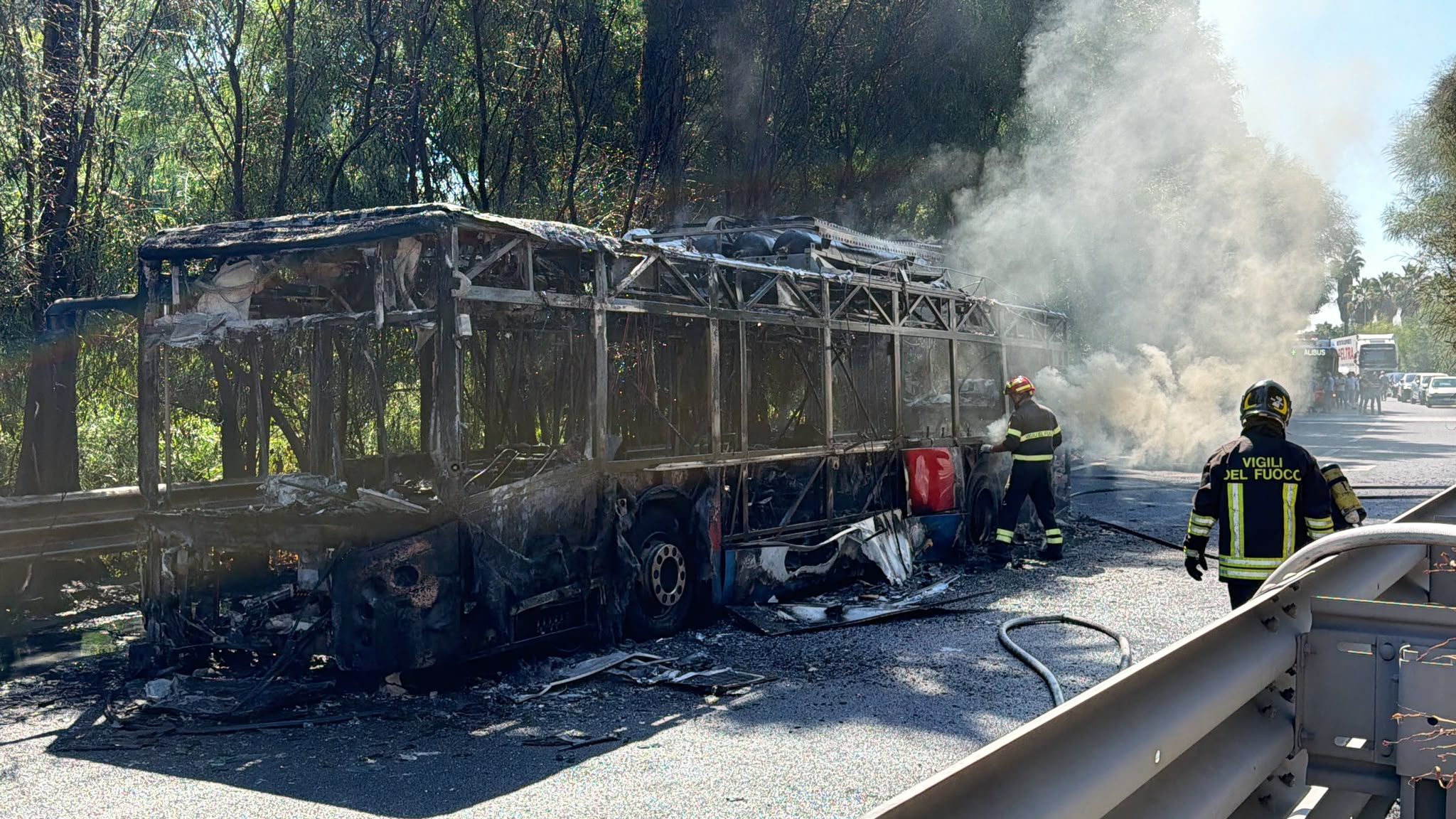 Principio d’incendio su un autobus AMTS a Catania: passeggeri fatti scendere dal mezzo