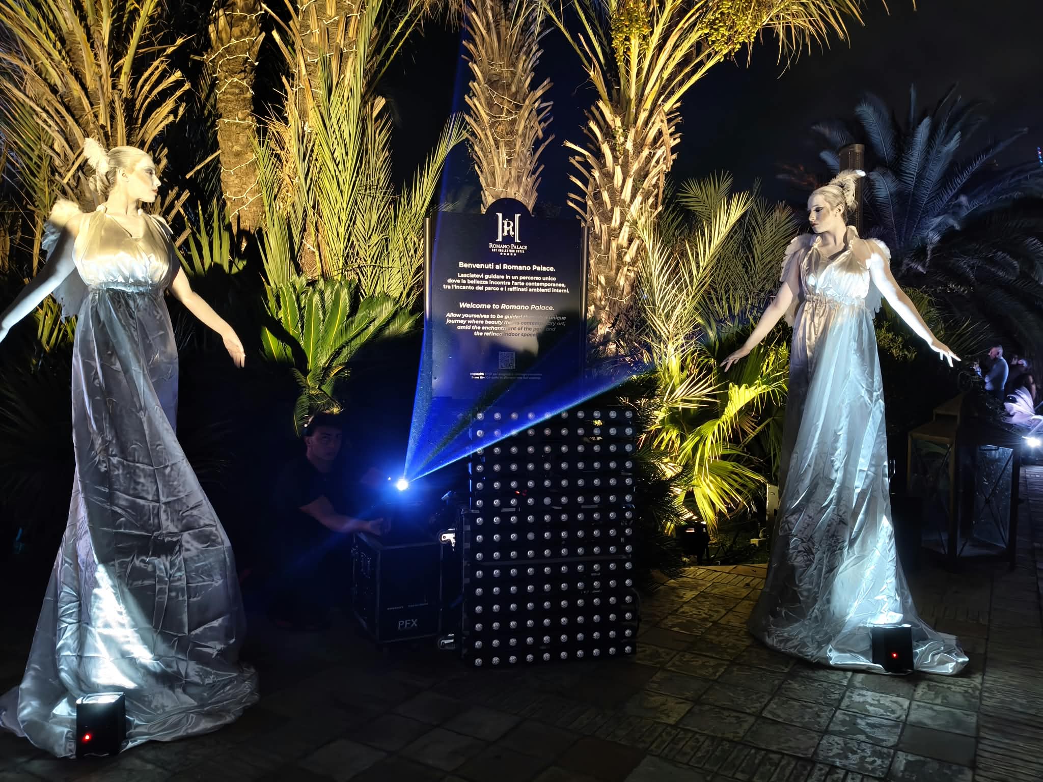 Il Romano Palace diventa un Art Hotel: a Catania ha inaugurato “INDULGENCE”, una notte tra scultura, performance e mondanità