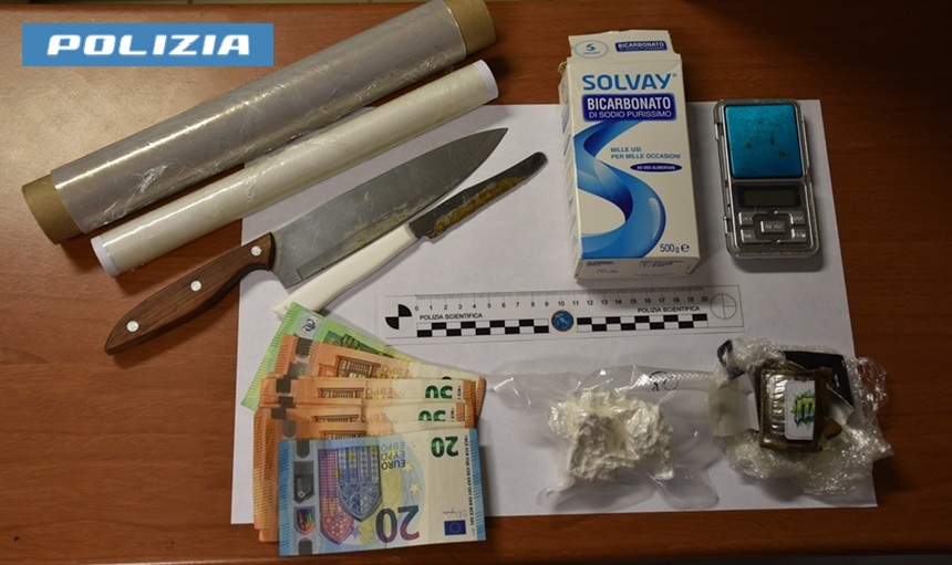 Ragusa, fermato con oltre 50 grammi di cocaina e 620 euro: arrestato 22enne
