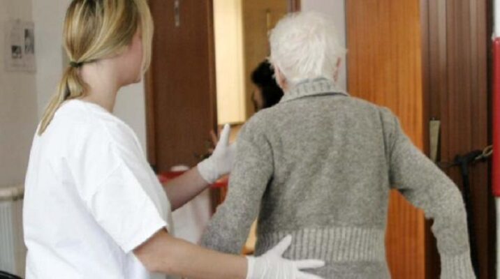 Anziani, via libera in Commissione Salute alla prima legge organica in Sicilia: assistenza a casa, telemedicina e sostegno ai caregiver