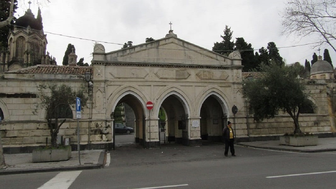 Cimitero di Catania, cambia la viabilità per i giorni dal 31 ottobre al 2 novembre