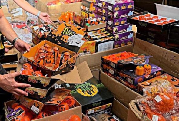 Halloween, maxi sequestro della Finanza nel Catanese: oltre 56mila prodotti contraffatti e non sicuri