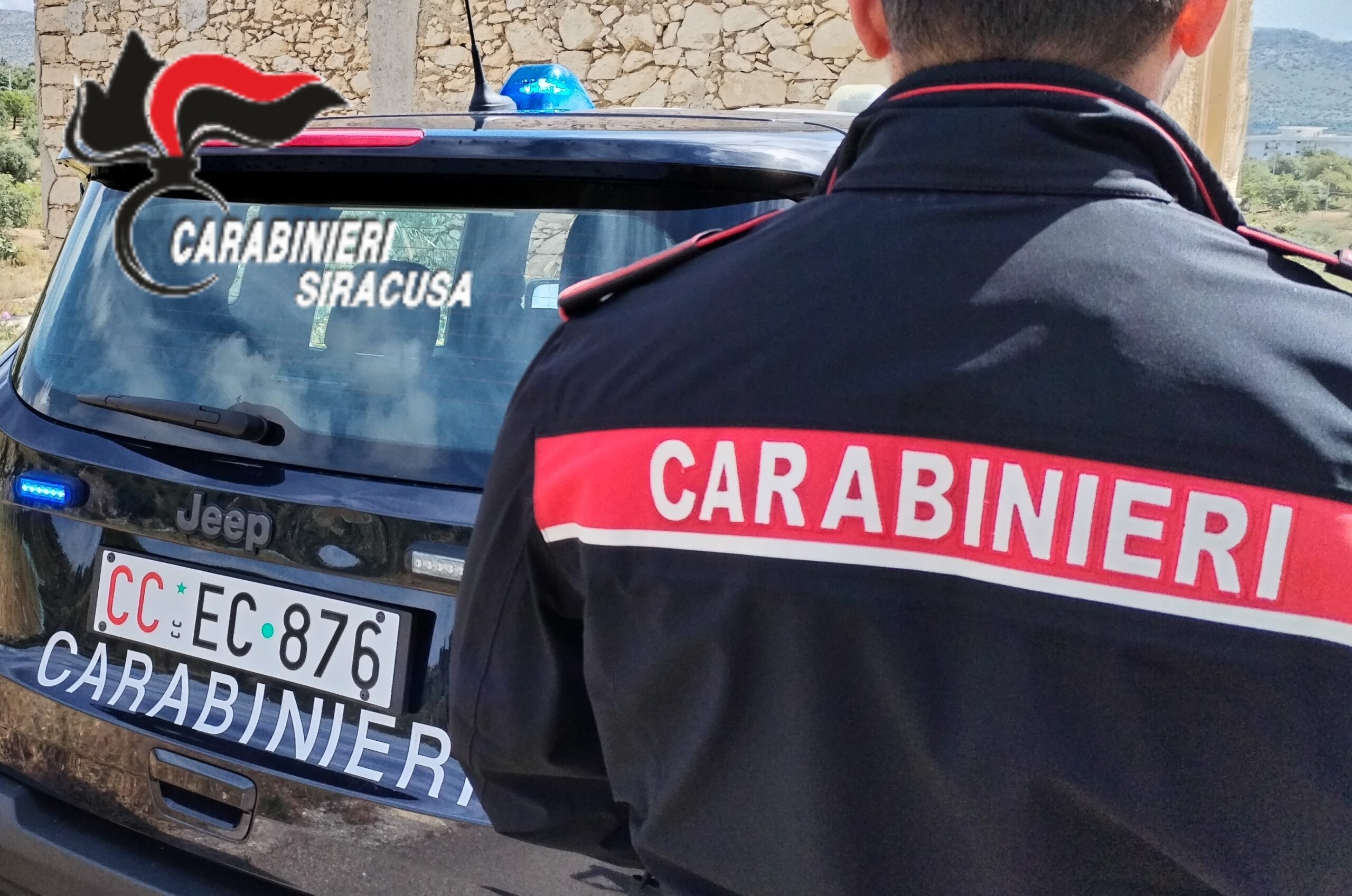 Cocaina, hashish, manganello e una cartuccia in casa: denunciato 18enne a Canicattini Bagni