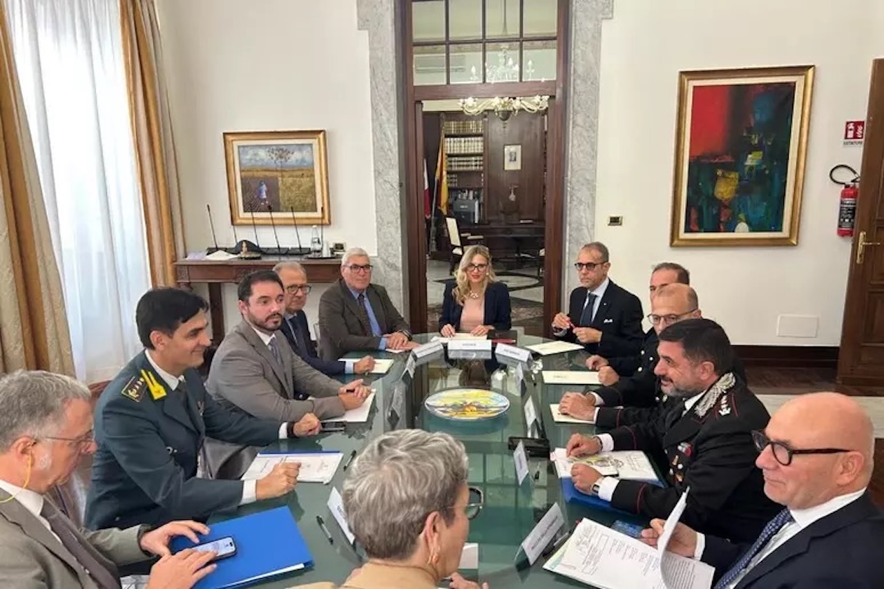 Marsala, ronde contro i furti e tensione dopo l’accoltellamento: il procuratore Asaro lancia l’allarme
