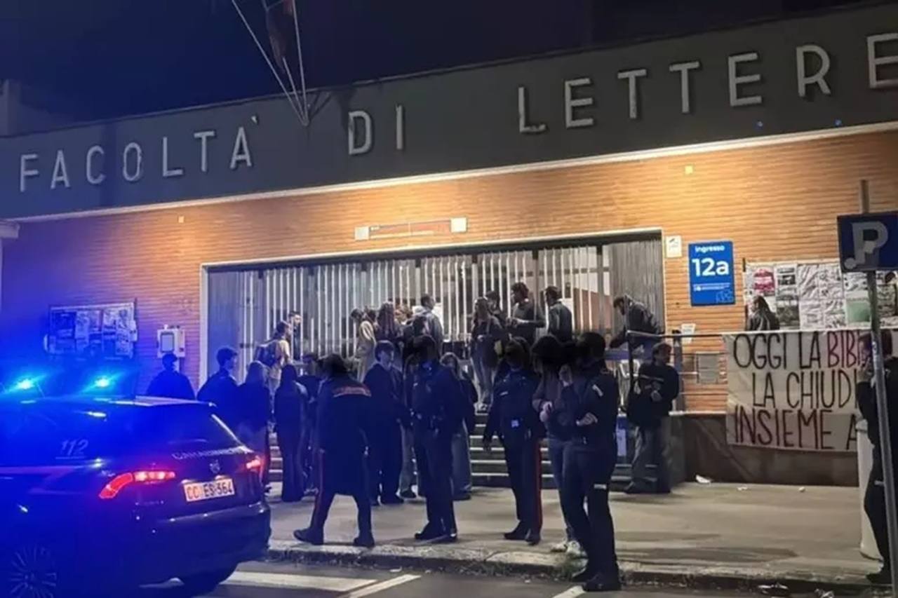 Palermo, carabinieri interrompono una serata universitaria: studenti protestano, l’Ateneo replica