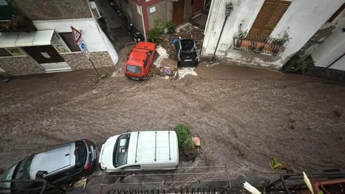 Nubifragio a Lipari, soccorse le famiglie rimaste bloccate in casa a causa del maltempo