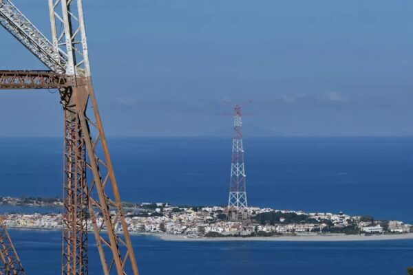 Ponte sullo Stretto, indagine per corruzione: il Ros acquisisce documenti al Mit e al Cipess