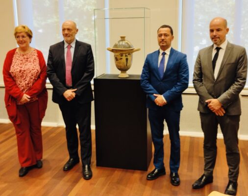 La Pisside di Centuripe torna in Sicilia dopo quasi 30 anni: restituita dall’Università di Amsterdam
