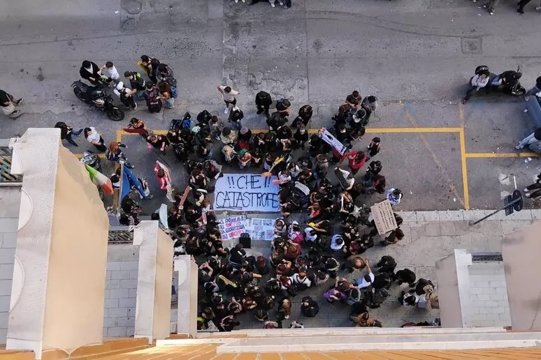 Scuole occupate e sit-in fuori dagli istituti: la situazione a Palermo