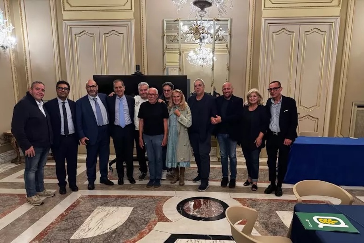 Autotrasportatori, revocati tutti i blocchi in Sicilia dopo il vertice in Prefettura a Catania: “Ricevute rassicurazioni sui tavoli nazionali”