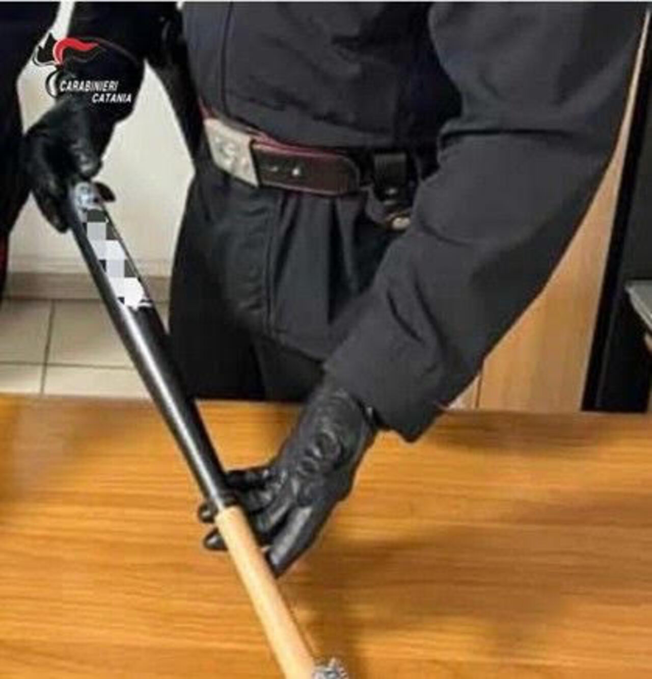 Con una mazza da baseball in auto, denunciato a San Giovanni Galermo