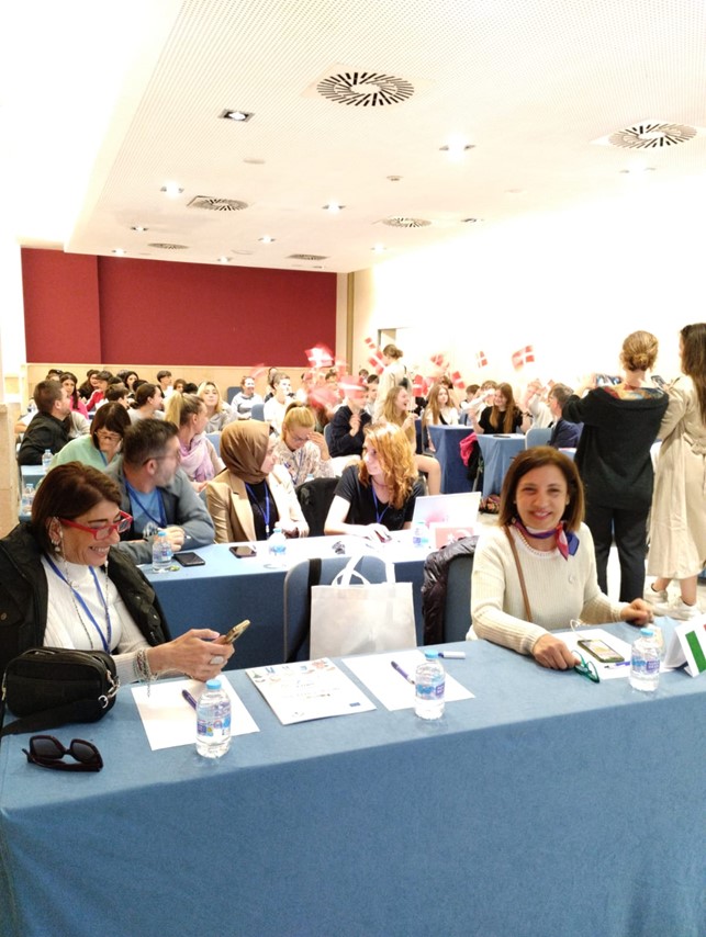 L'istituto "La Mela Mazzini" di Adrano partecipa al progetto Erasmus "Let's protect nature with Stem"
