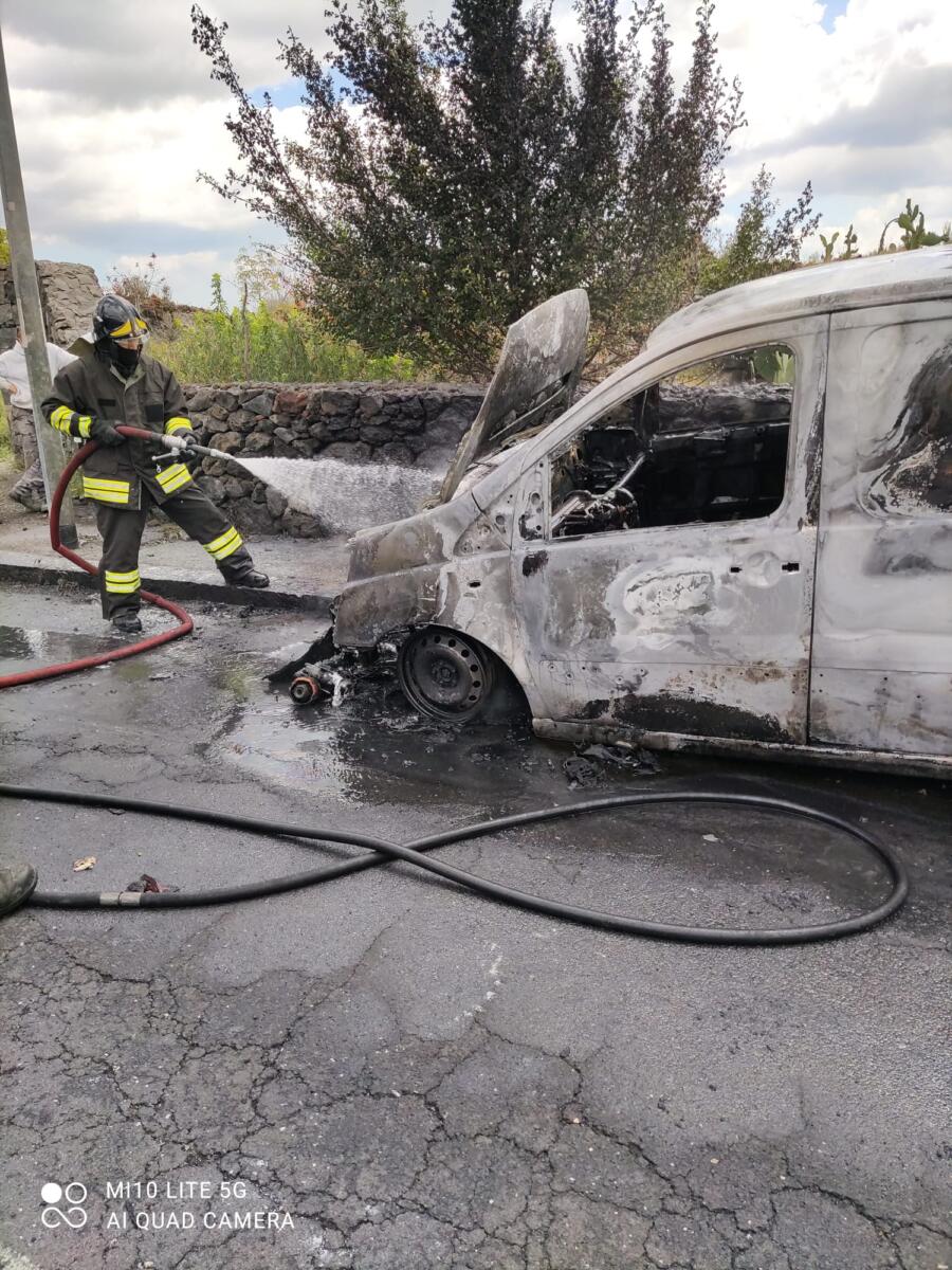 Incendio Paternò 20 aprile 2021 3