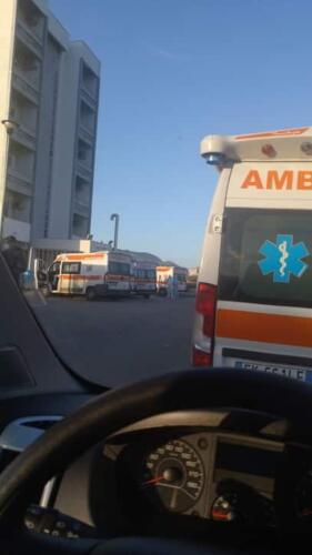Ambulanze in fila a Palermo