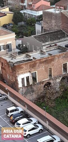 Catania, edificio pericolante in via del Bosco