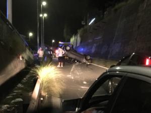 Catania, incidente da paura alla circonvallazione: auto cappotta e slitta per 60 metri - FOTO