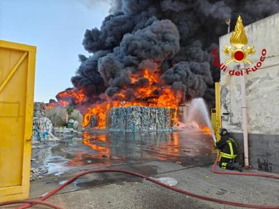 99676166-5a51-42df-9a34-a80de68df75a