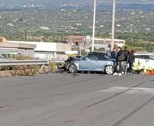 Audi TT incidente schianto sinistro scontro belpasso